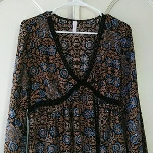 Adorable, long sleev dress. In great condition